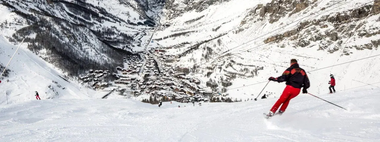 乘坐私人航班去法国瓦勒迪泽尔滑雪